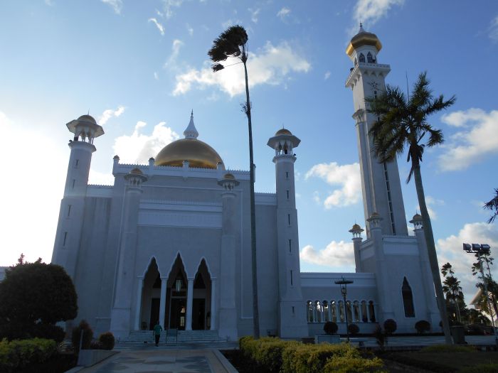 Meczet Omar Ali Saifuddin w Bandar Seri Begawan w Brunei Darussalam