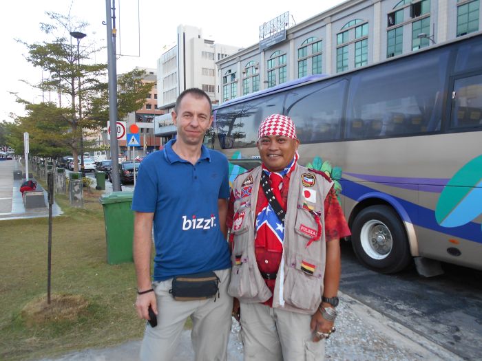 Daniel bezinteresownie pomaga turystom w Brunei