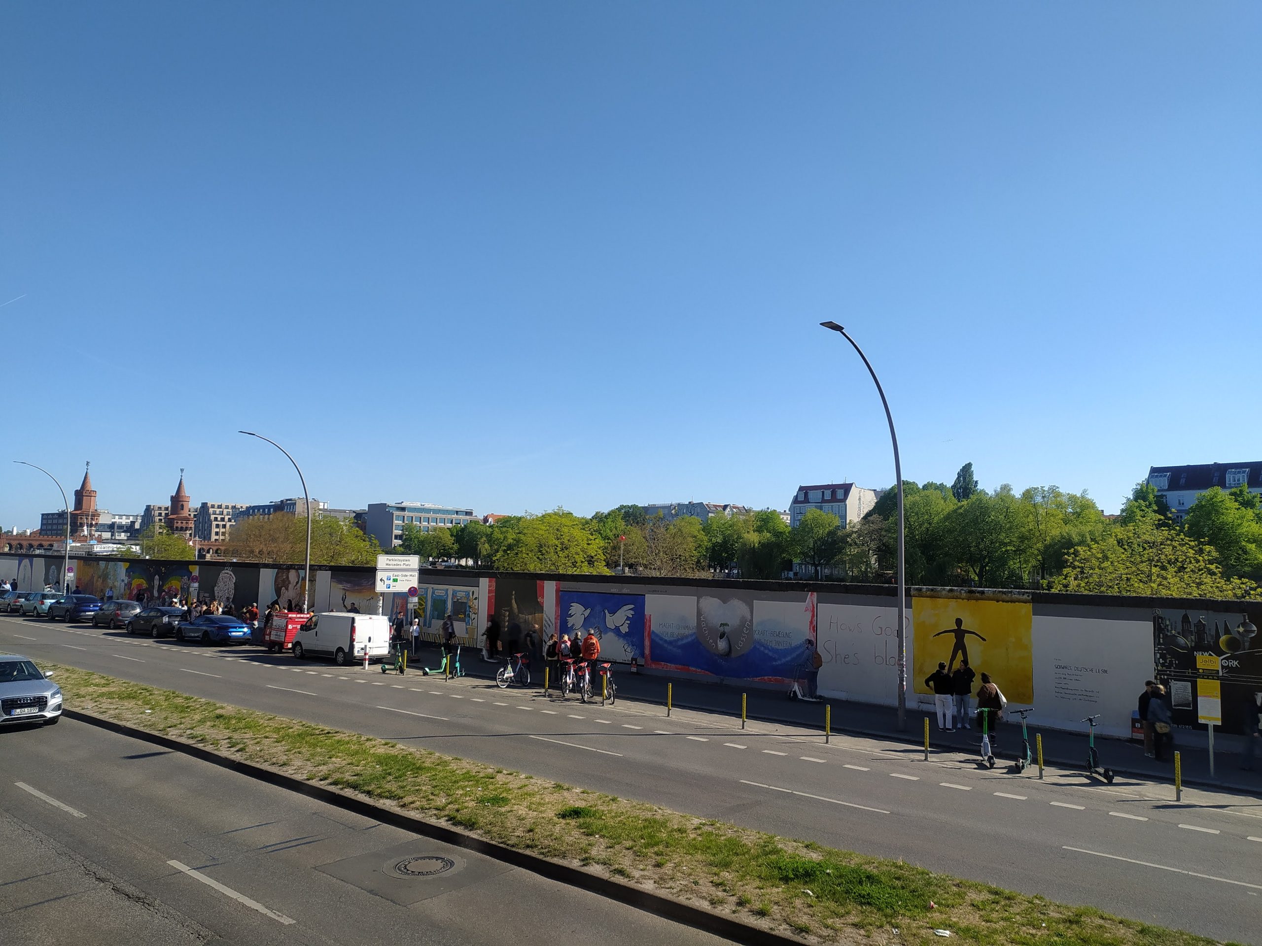 Największy mural w Berlinie jest na pozostałościach dawnego Muru Berlińskiego