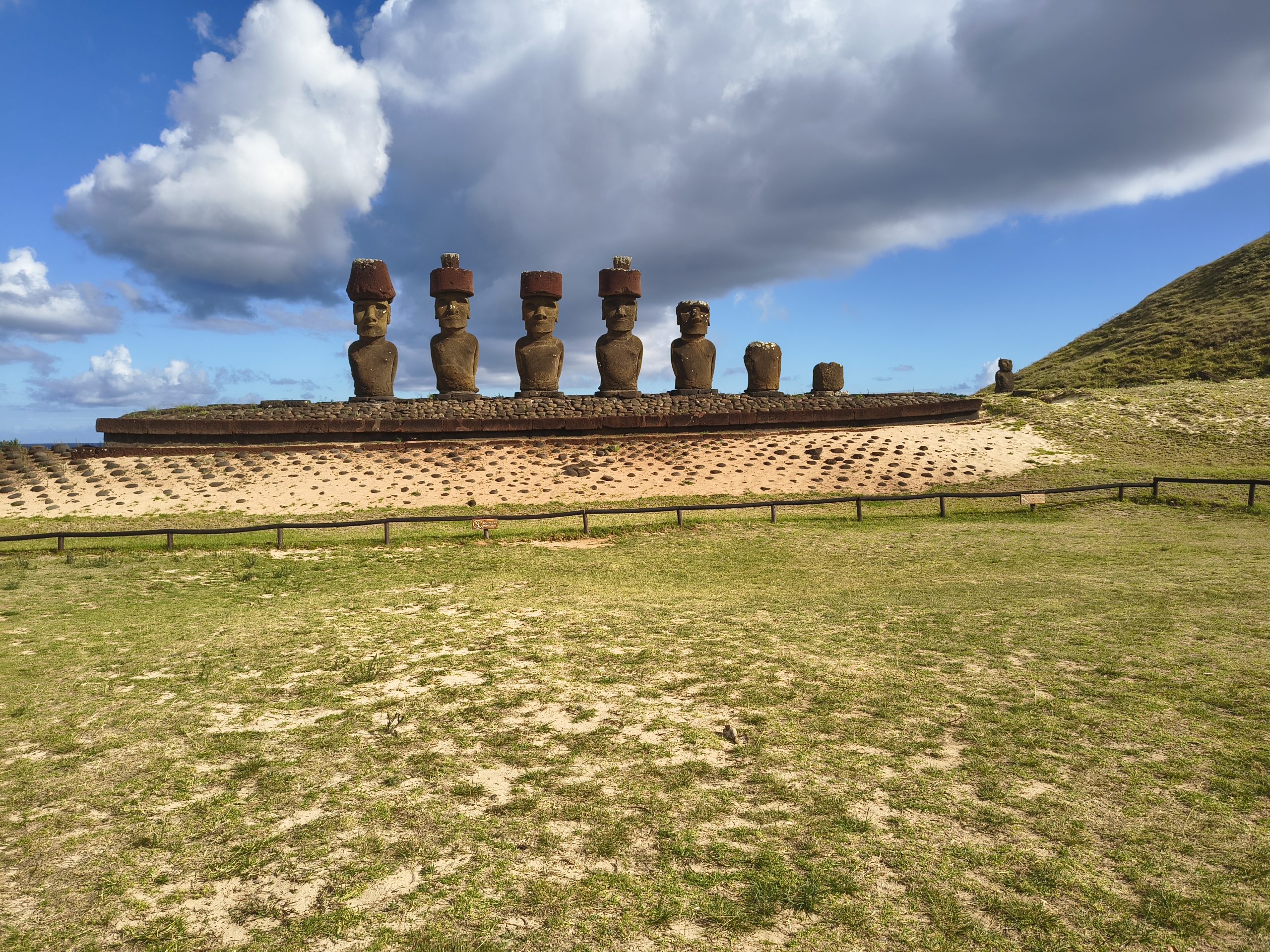 Moai są wszędzie i trochę się różnią od siebie