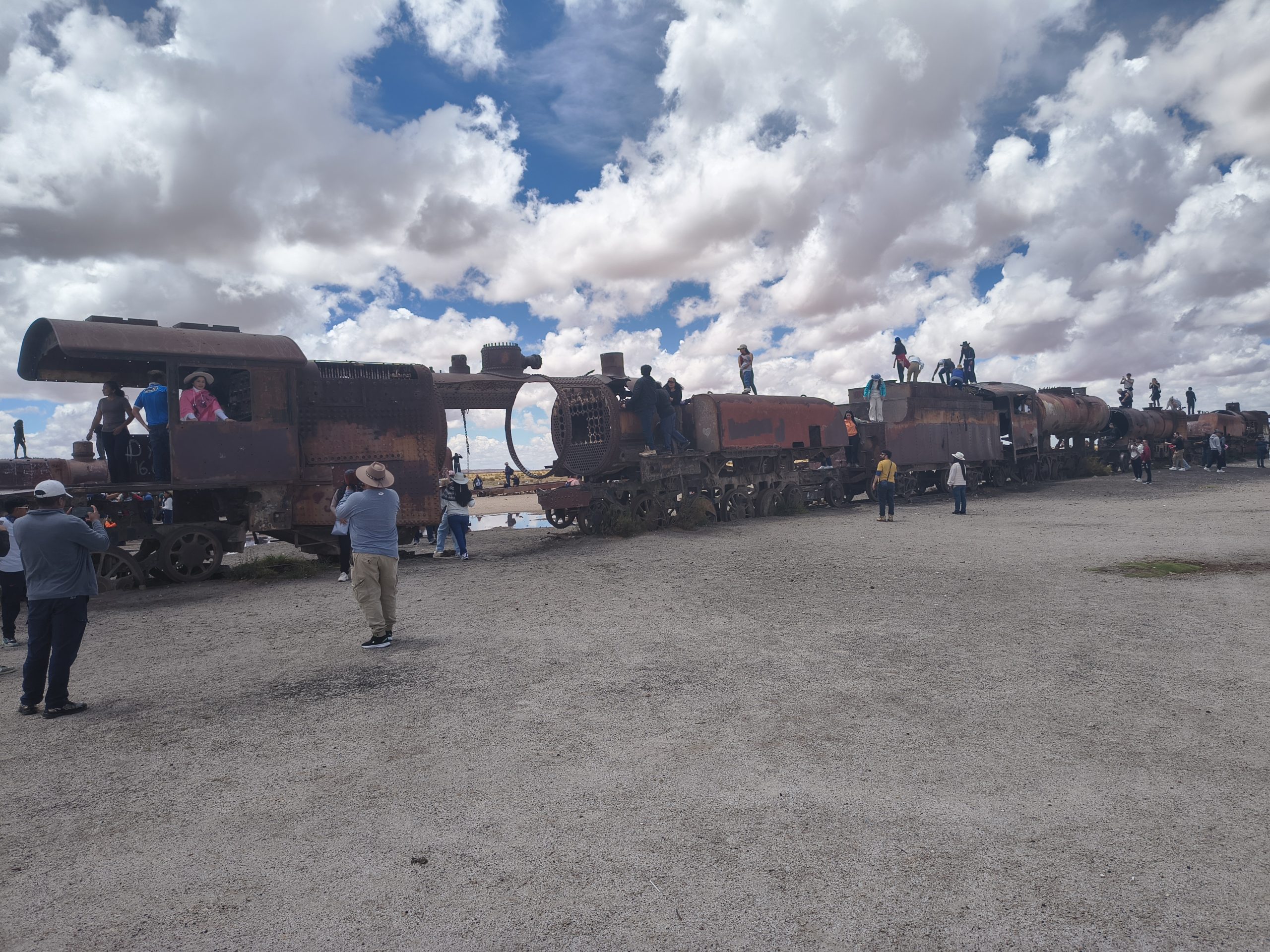 Cmentarz pociągów w Uyuni