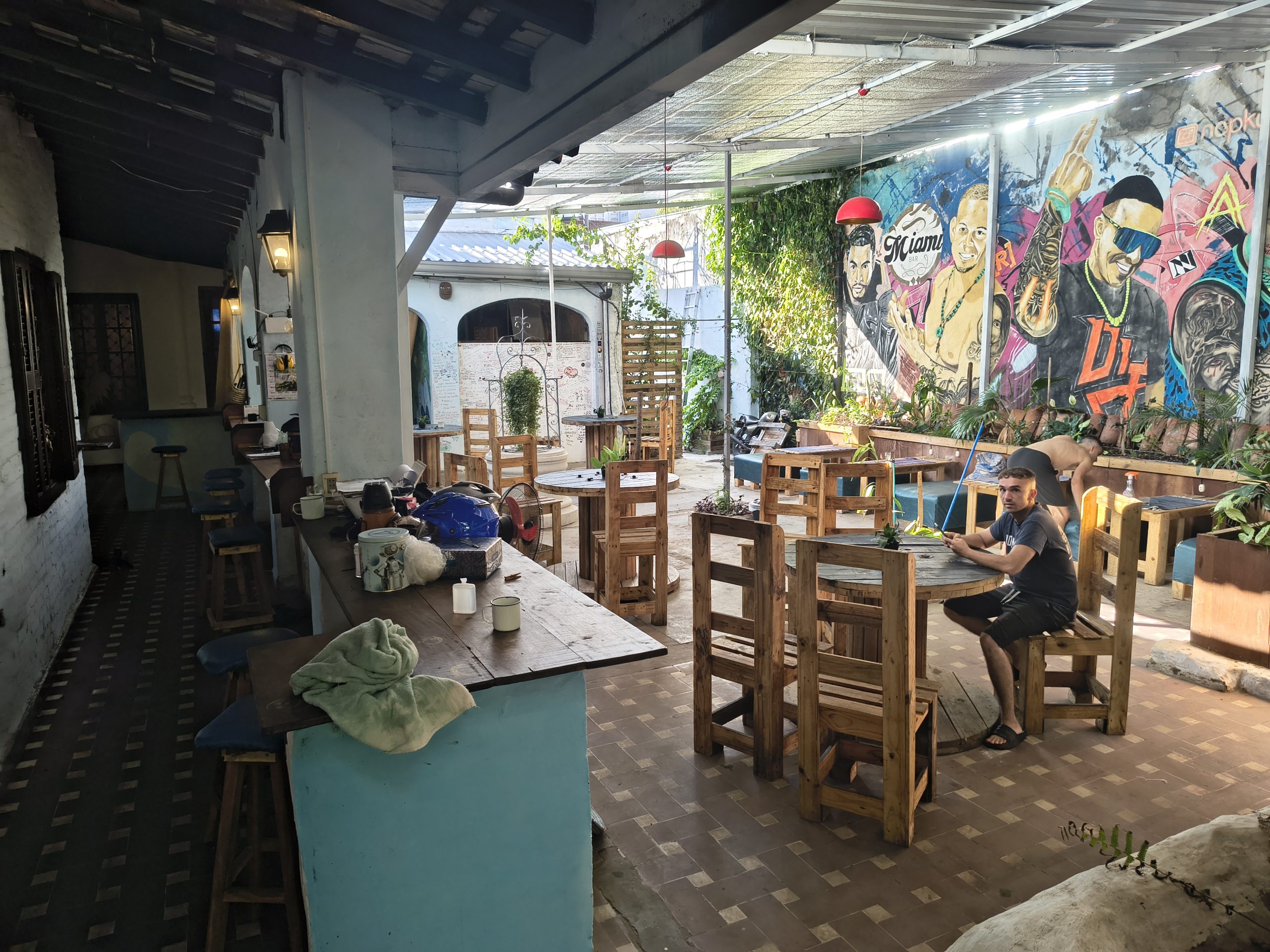 Dziedziniec hostelu w Asuncion