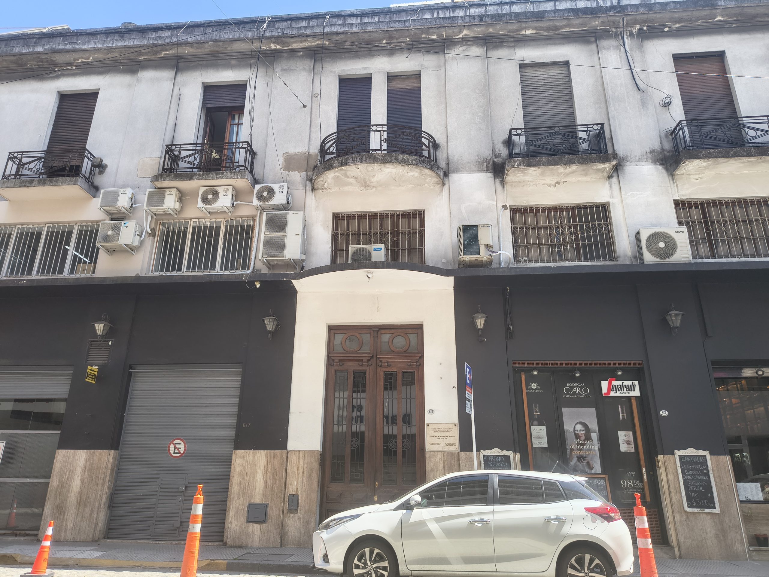 W tej kamienicy mieszkał W. Gombrowicz