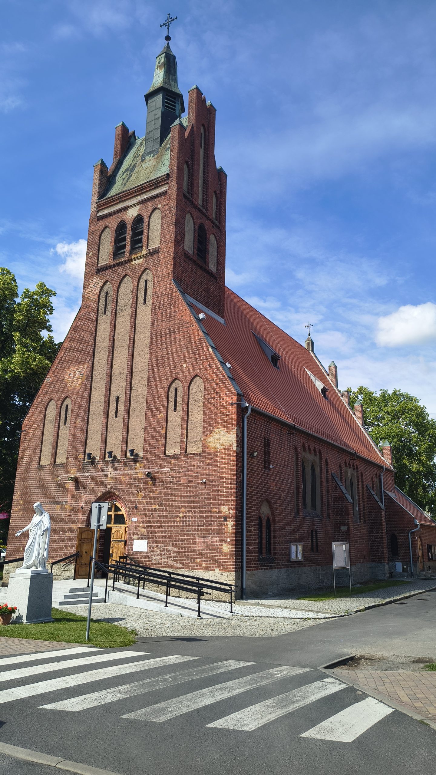 Pochodzący z XIV wieku gotycki Kościół Matki Boskiej Częstochowskiej w Lubinie