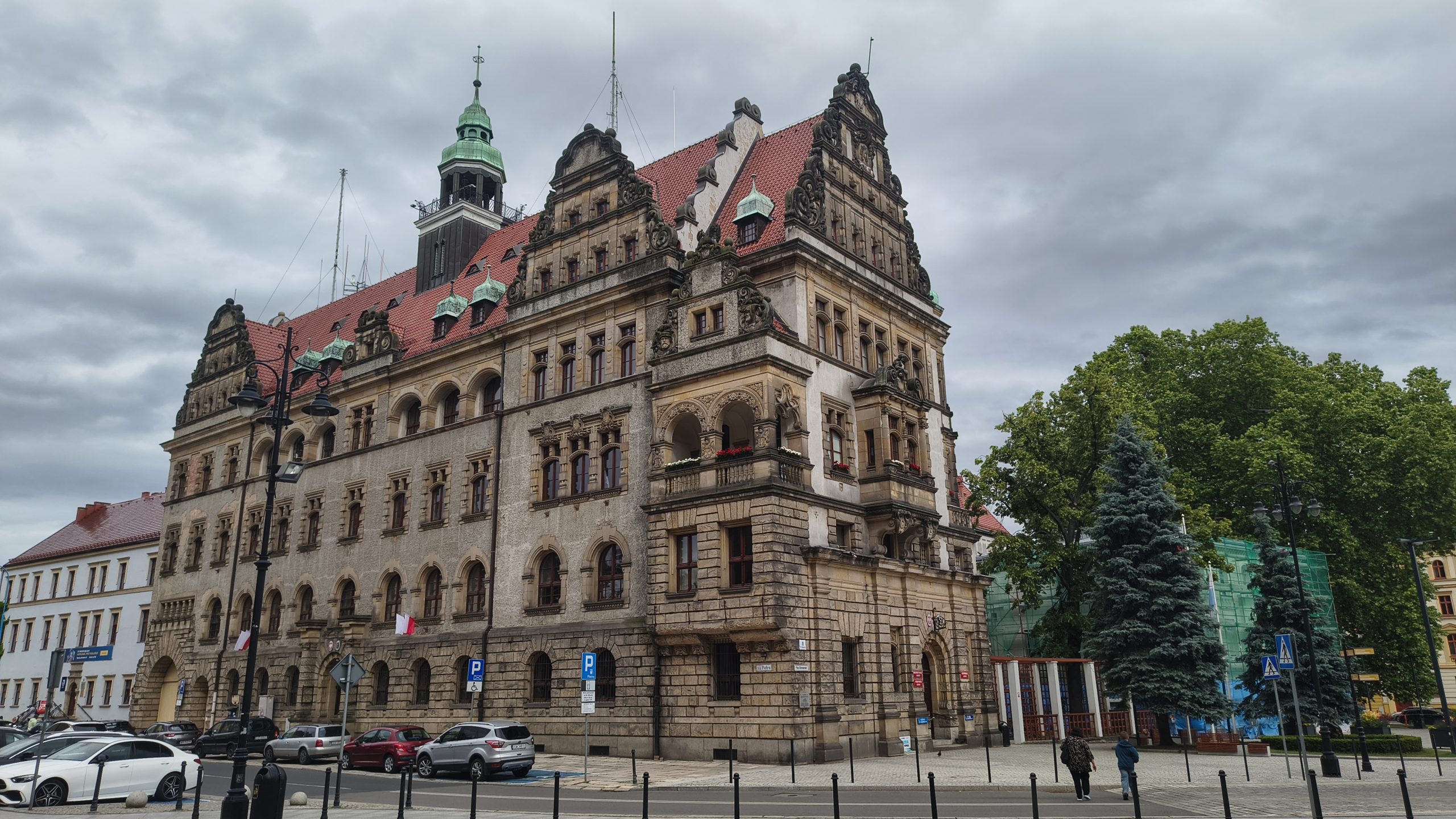 Dzisiaj Urząd Miasta Legnica a dawniej Sztab Północnej Grupy Wojsk Armii Radzieckiej